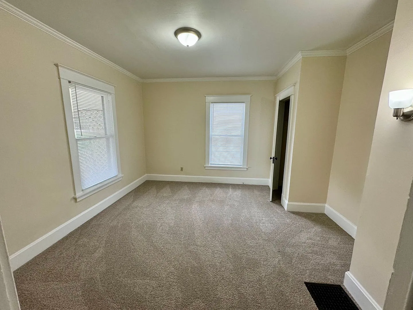 Mid-September availability - 2 Bedroom House near Sunset Park — Photo 4