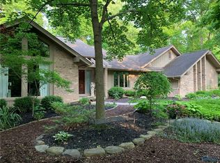 26070 Willowbend Rd, Perrysburg, OH 43551