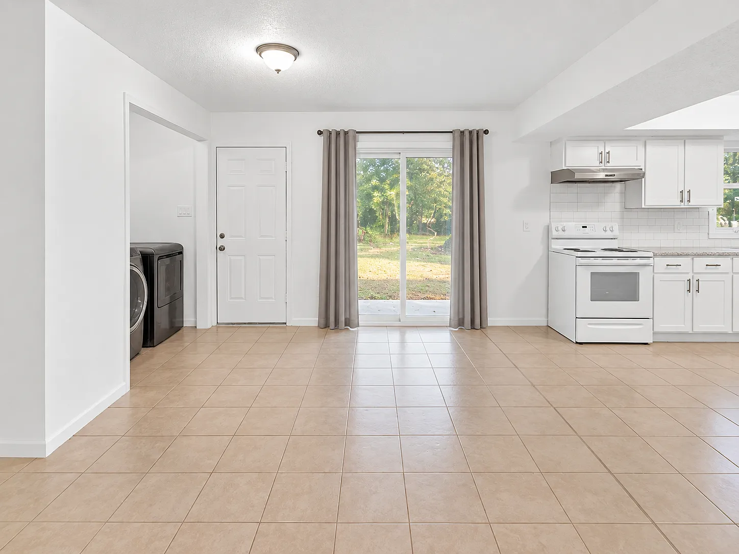4 bed, 2223 sqft, $1,700 — Photo 4