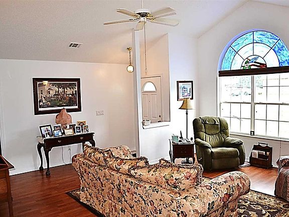 4th image of 5466 Hollow Oak Ln