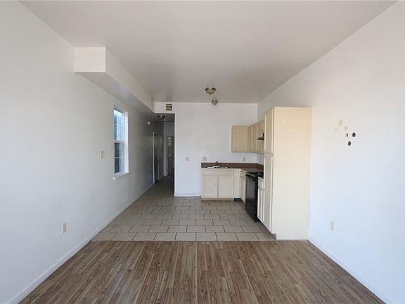 2nd image of 2508-12 S Prieur St