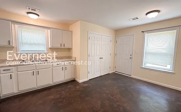 718 Court St — Photo 6