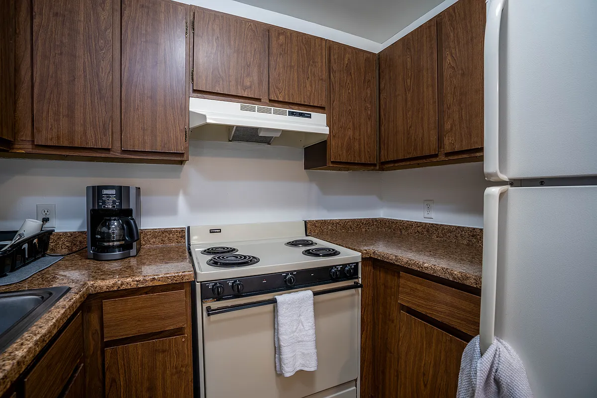 Building Photo - 6465 Evergreen Ave #104
