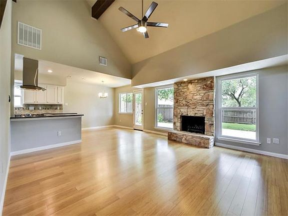 3rd image of 11226 Blackmoor Dr