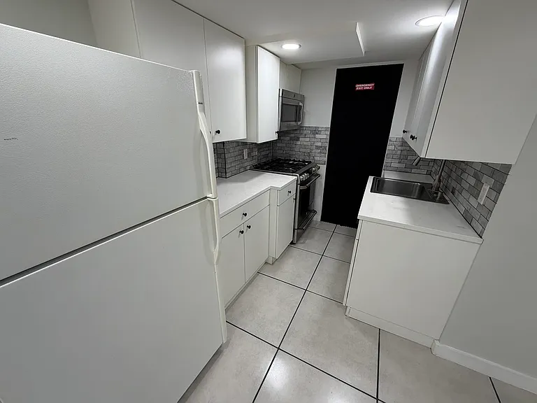 7 Glenn Ct — Photo 2