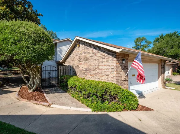 44 Hampshire Cir, Little Rock, AR 72212