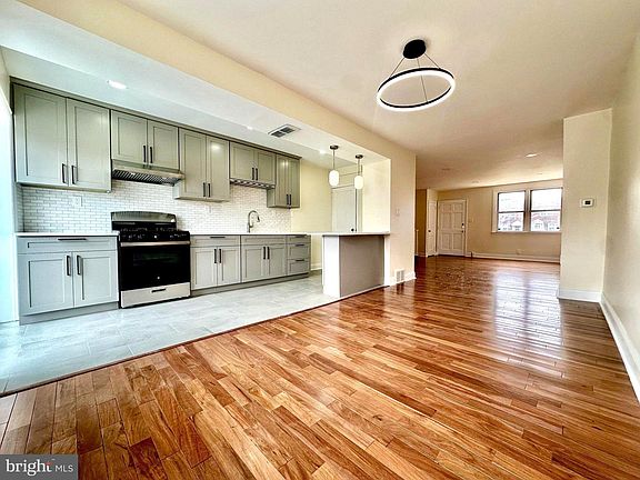 4th image of 2235 Princeton Ave