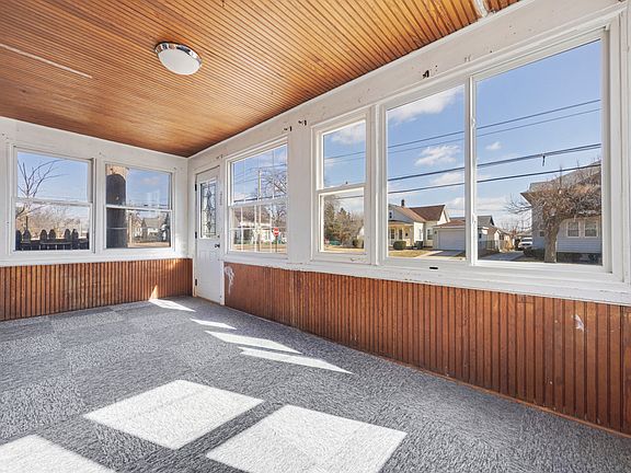 2nd image of 464 Prospect St