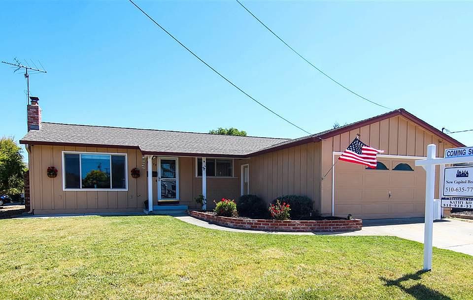 2nd image of 35774 Dalewood Dr