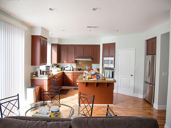 3rd image of 5831 Pala Mesa Dr