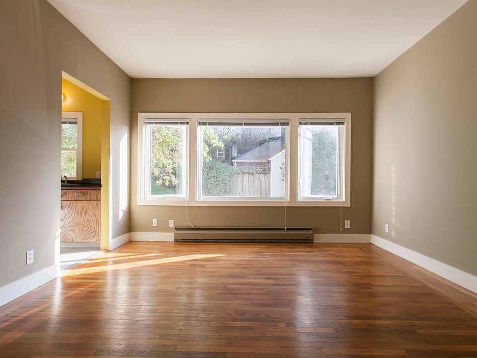 Similar unit: living room