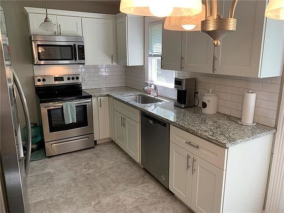 2nd image of 431 W 87th St