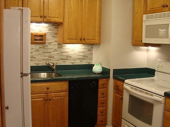 4th image of 796 Willard St Unit D7