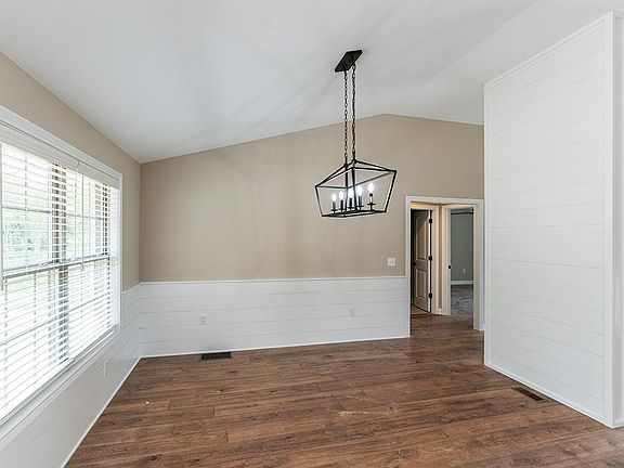 2nd image of 220 Tahoe Way