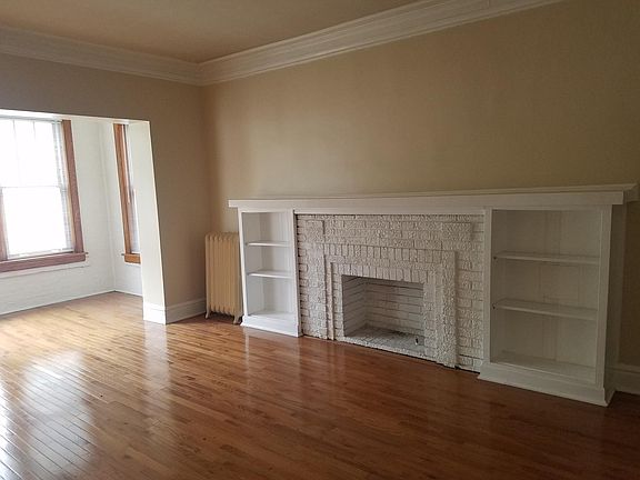 2nd image of 5698 N Kenmore Ave #1