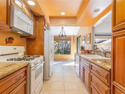 1536 Wavertree Ln, Fullerton, CA, 92831