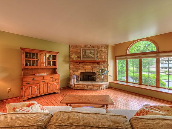 5th image of 9494 Keilman St
