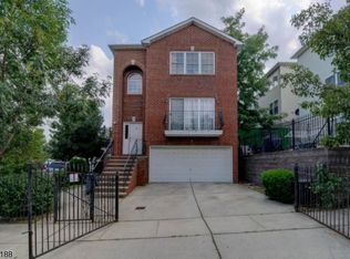 6 Seabury Ct, Newark, NJ 07104