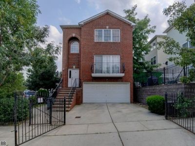 6 Seabury Ct, Newark, NJ, 07104