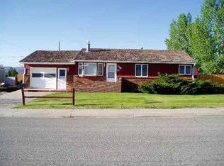 118 W Kendrick St, Rawlins, WY 82301