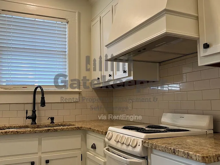 1565 Walker Ave #B — Photo 12