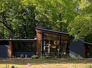 2614 Morganton Rd, Fayetteville, NC 28303