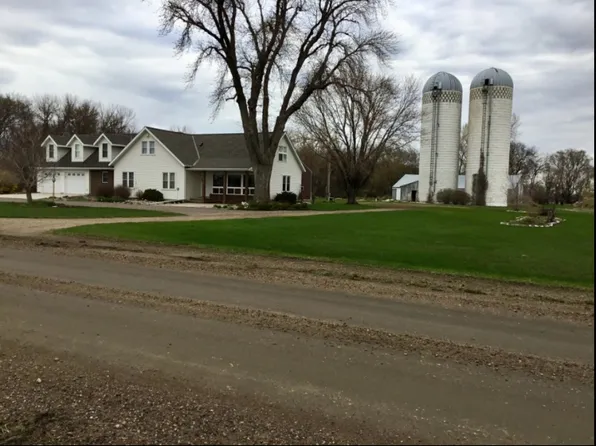 7920 180th Ave SW, Prinsburg, MN 56281