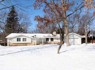 1605 N 120th St, Wauwatosa, WI 53226