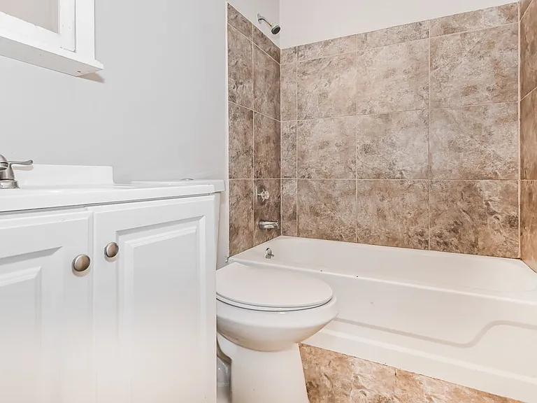 4476 Trout Valley Dr — Photo 18