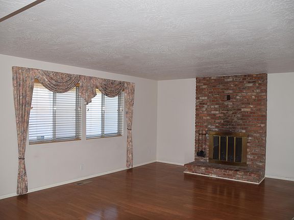 2nd image of 714 E Fir St