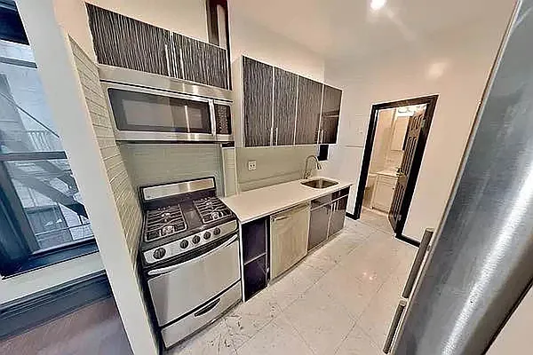 Rented by Oxford Property Group | media 11