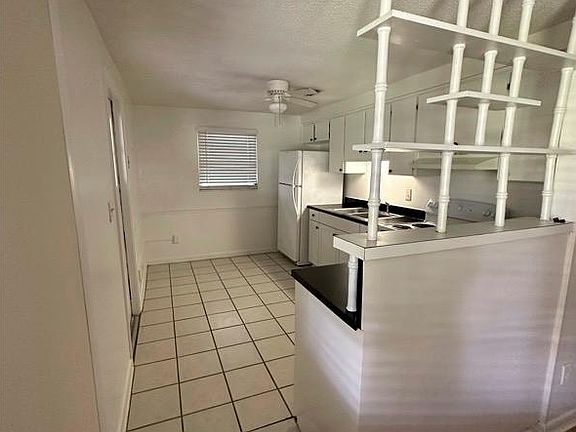4th image of 806 N Westmoreland Dr #806
