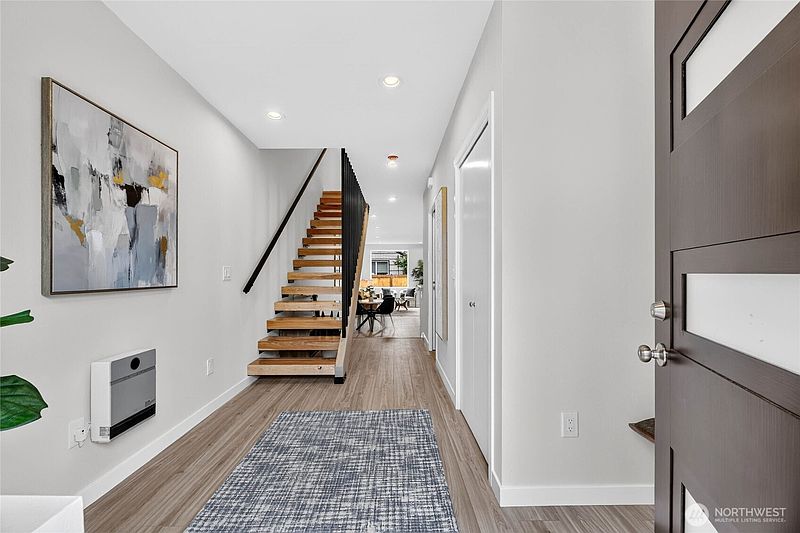 4th image of 5039 41st Avenue SW #1