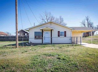 415 S Broadway St, Carnegie, OK 73015