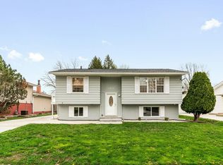 1413 Ingersoll Rd, Waterloo, IA 50701