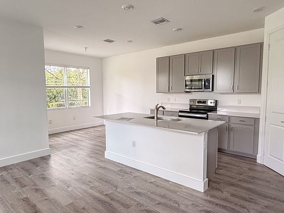 3rd image of 4811 Navali Dr