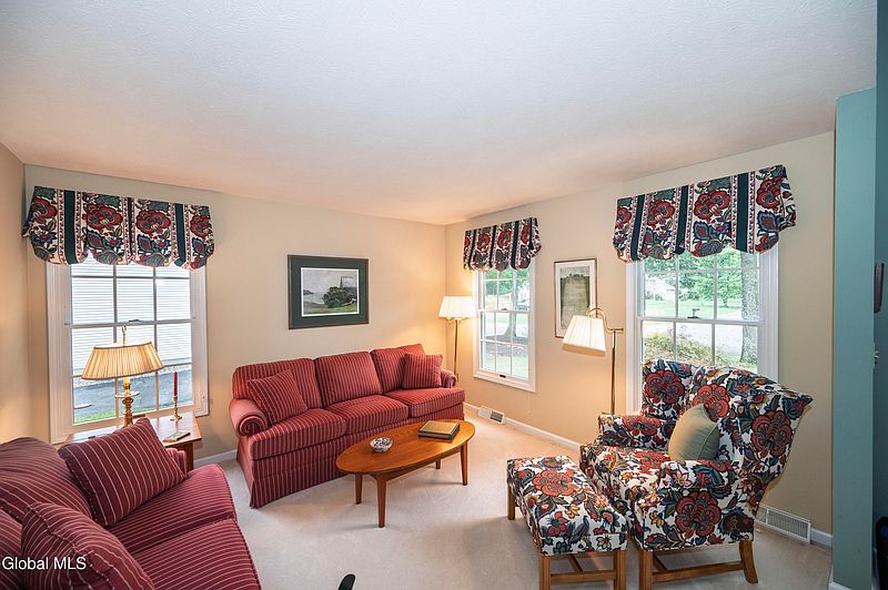 5th image of 71 Orchardview Drive