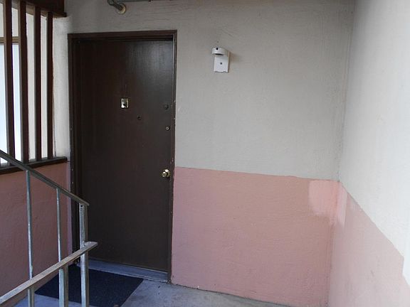 2nd image of 311 Price St APT 1