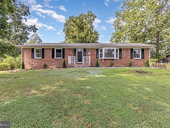 2nd image of 410 Deerwood Dr