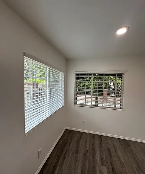 9409 N Orion Ave — Photo 15