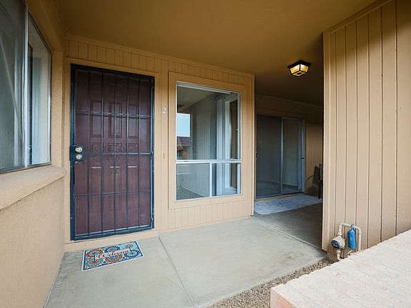 2nd image of 432 W Blackhawk Dr