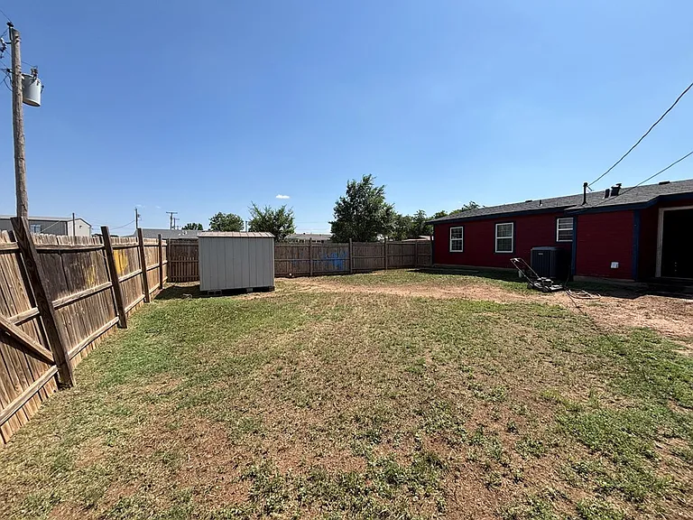 4106 Avenue U — Photo 8