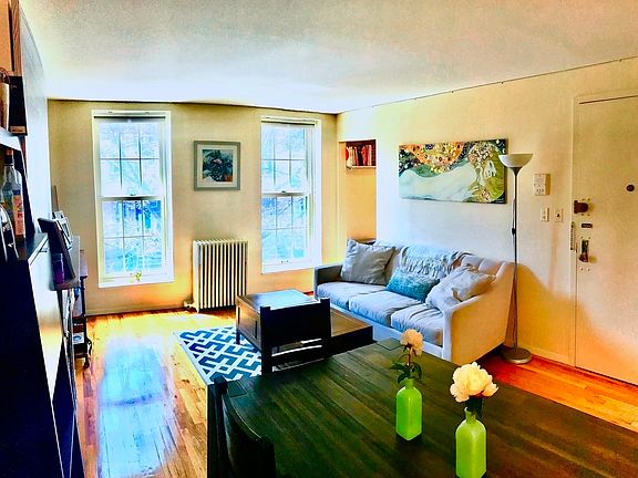 3rd image of 379 Pacific St #3