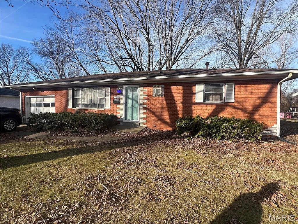 2605 Angela Dr photo 1