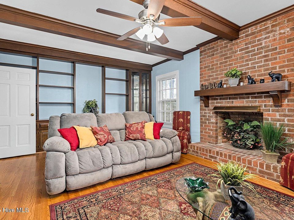 1st image of 109 Pinewood Avenue