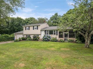 17 Whitewood Rd, Clinton, CT 06413