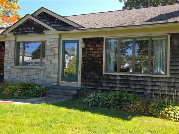 69 Station St, Coventry, RI 02816