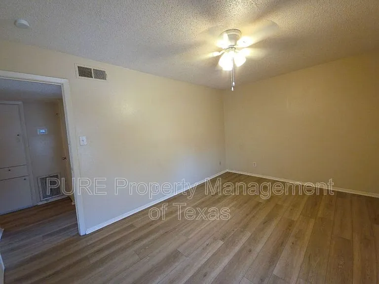 5808 Wellington Dr #3 — Photo 29