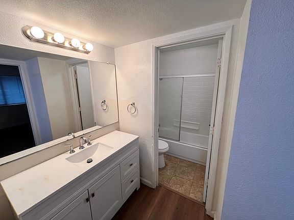 5th image of 4113 Apostolo Cir #1