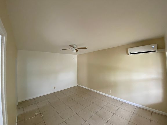 5th image of 1044 NE 12th Ave